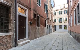 La Loggia Della Luna